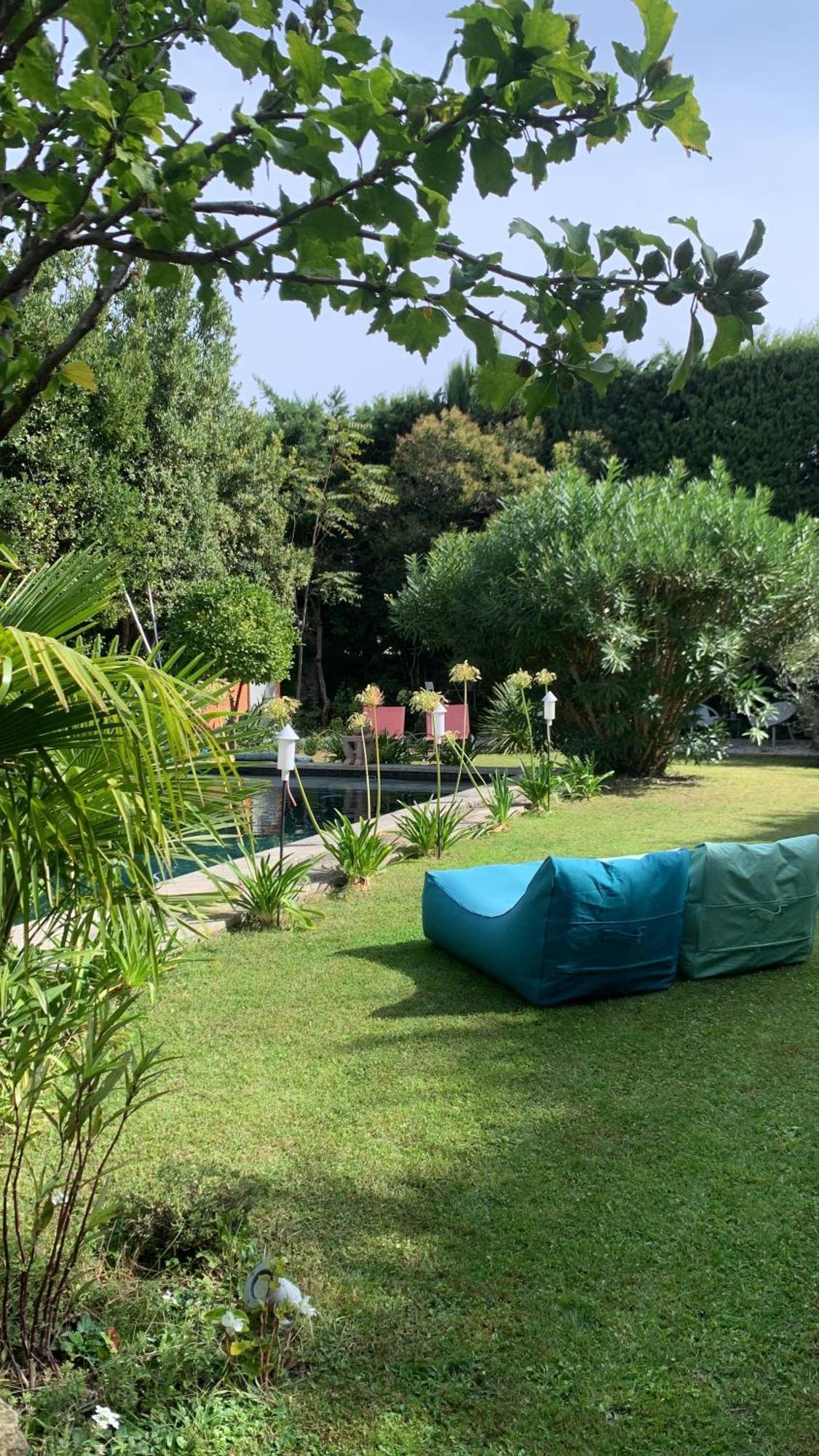 La Demeure Bed & Breakfast Eyguieres Bagian luar foto