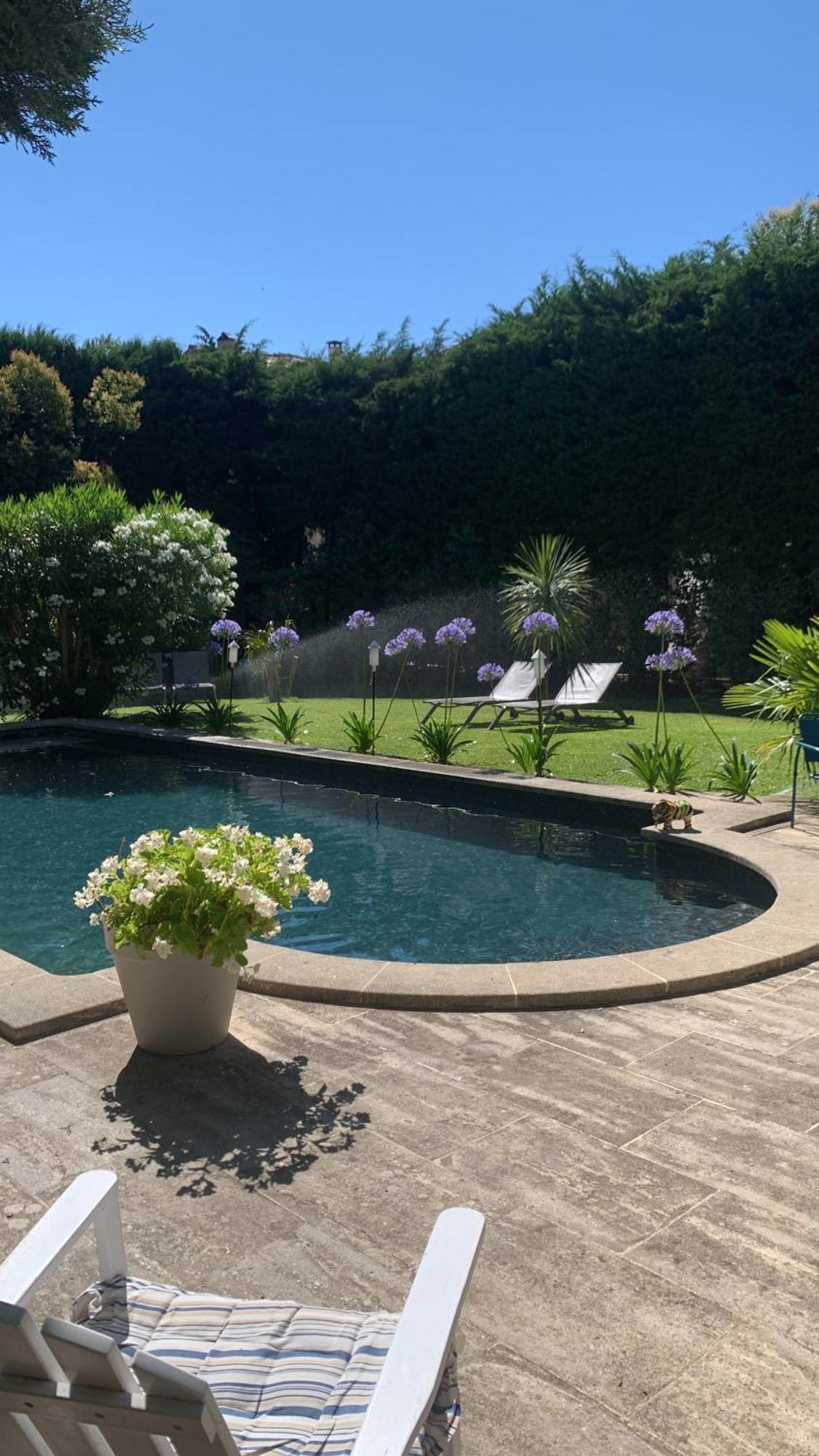 La Demeure Bed & Breakfast Eyguieres Bagian luar foto