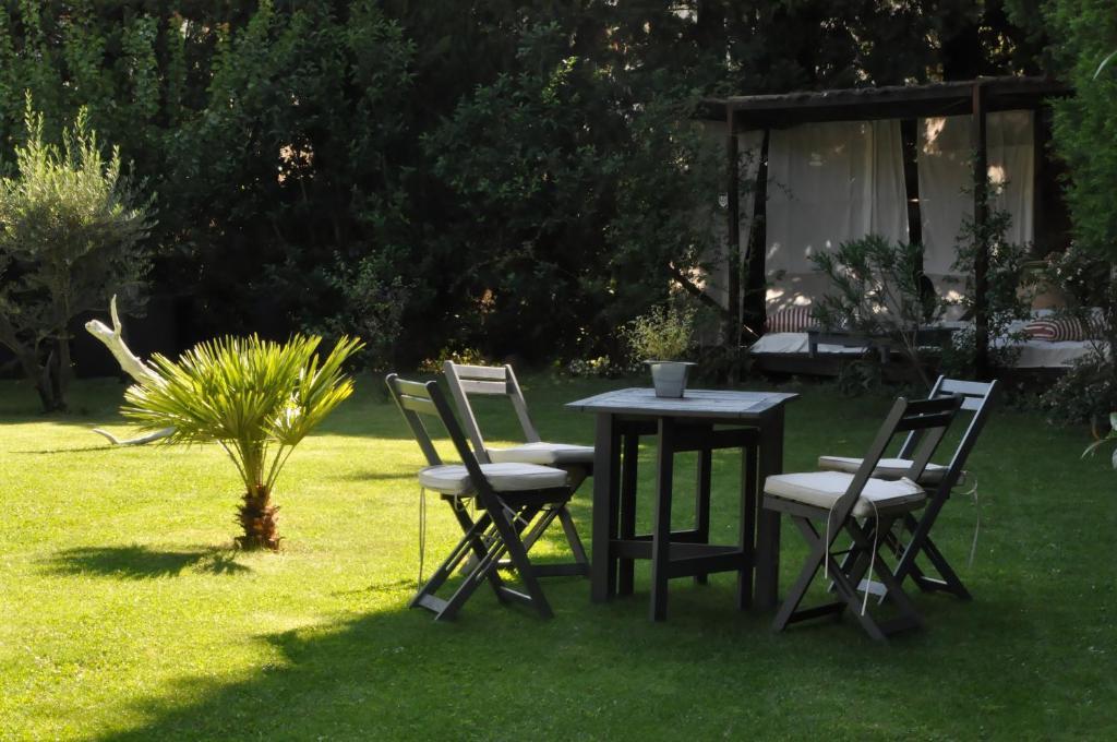 La Demeure Bed & Breakfast Eyguieres Bagian luar foto