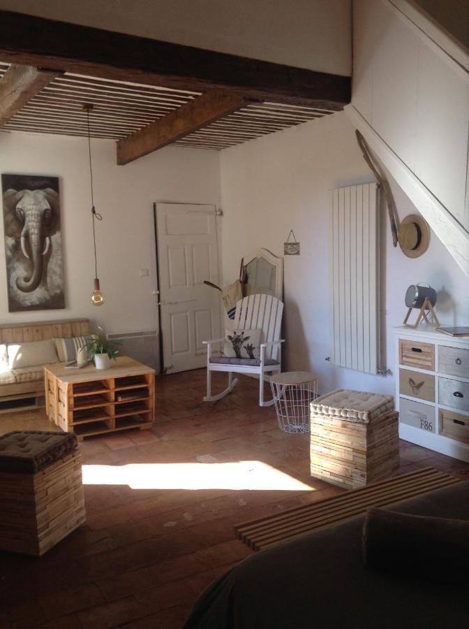 La Demeure Bed & Breakfast Eyguieres Bagian luar foto